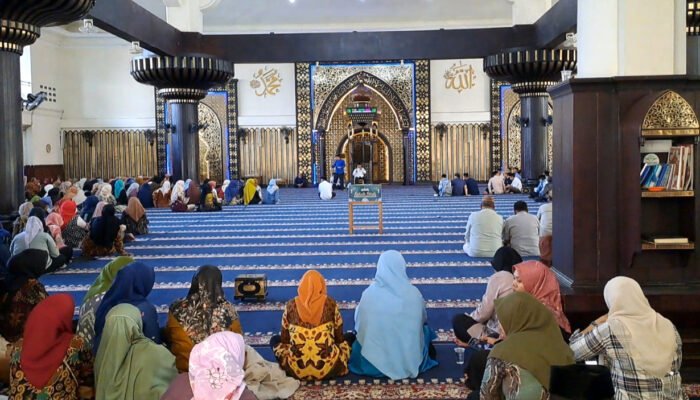 Pemkab Gorontalo Gelar Pembinaan ASN Bertema Harmoni Adat dan Iman
