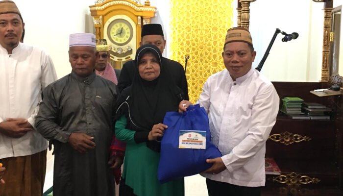 100 Anak Yatim dan 50 Lansia Terima Bantuan Baznas Bone Bolango