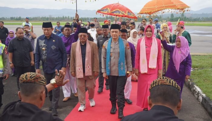 Pemprov Gorontalo Gelar Penyambutan Adat untuk Irjen Widodo