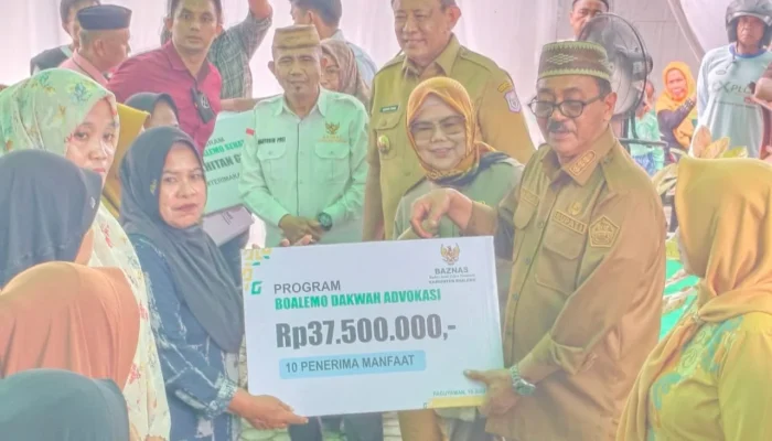Bupati Rum Pagau Serahkan Bantuan Sosial dari Baznas