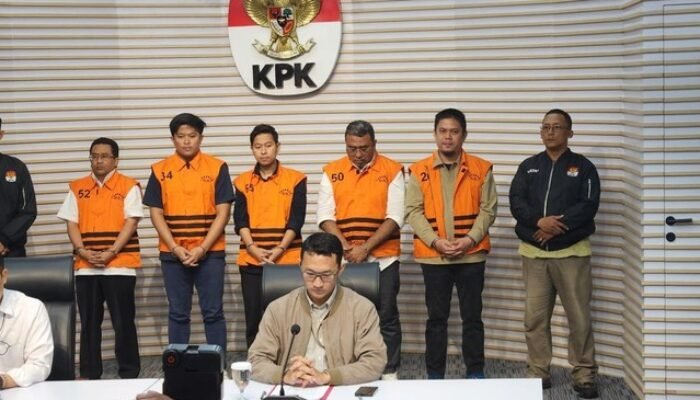 Penahanan Lima Tersangka OTT Sultra, Bupati Koltim Salah Satunya