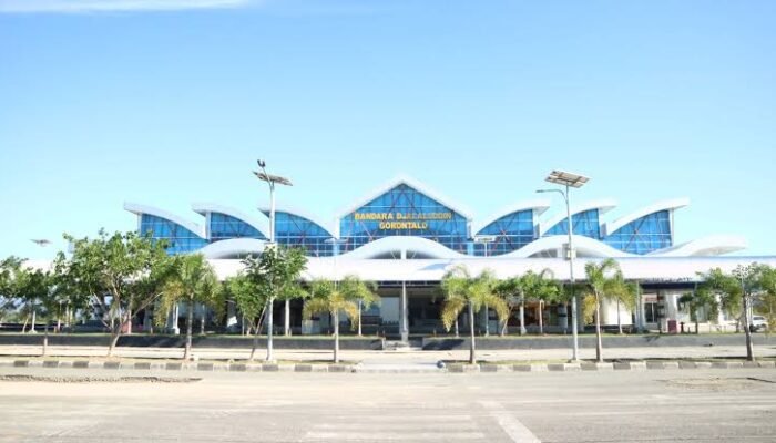 Emas 1 Kg Diselundupkan Lewat Kaleng Biskuit, Terbongkar di Bandara Gorontalo