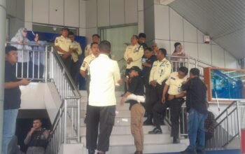Gelar Aksi di Kantor BRI Cabang Gorontalo, APMPK-G Desak Kepala BRI Unit Suwawa Dicopot!